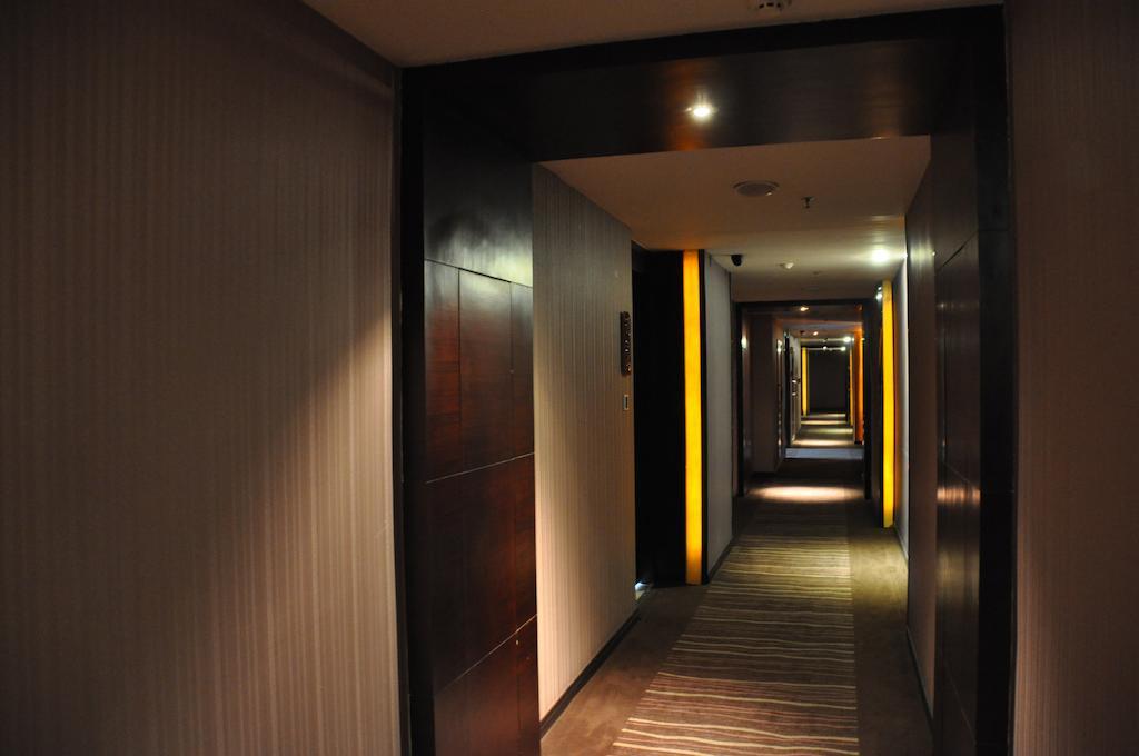 เฉิงตู เอสเซ่น อินเตอร์เนชั่นแนล โฮเต็ล Hotel ภายนอก รูปภาพ